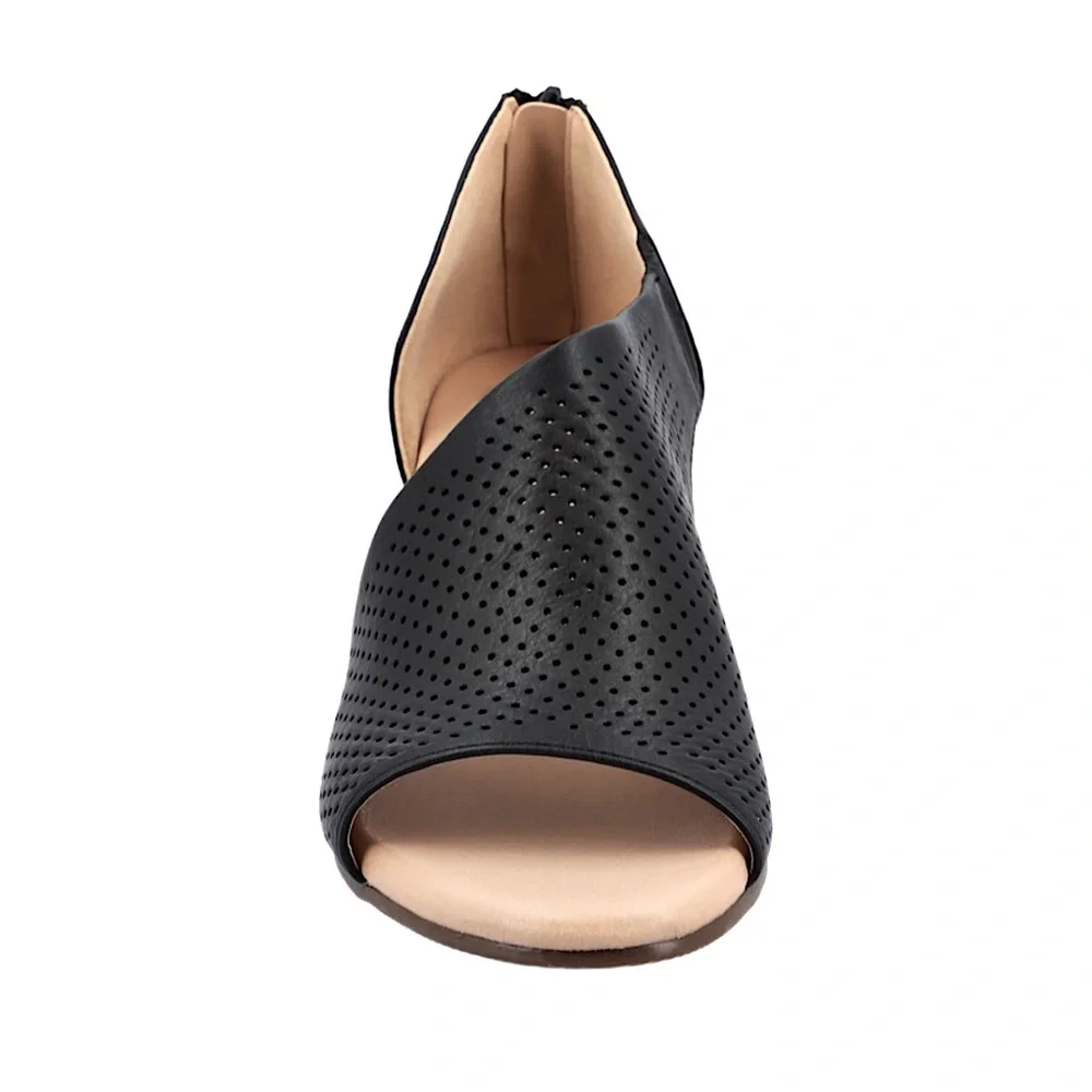 Journee Collection Aretha Black Open Toe Wedge Size 7 WD